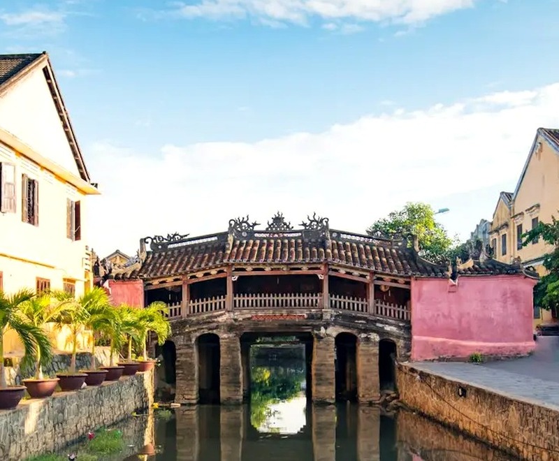 gallery-02-hoi-an-japanese-bridge-wide