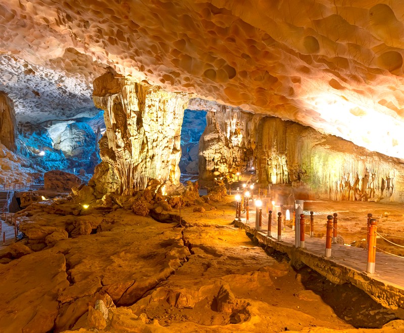 gallery-04-halong-sung-sot-cave