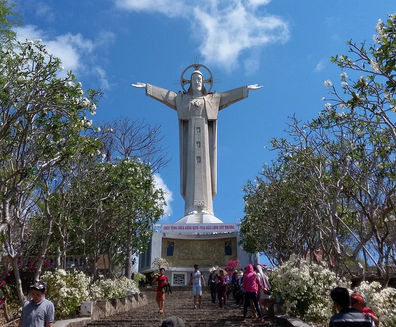 gallery-07-jesus-statue