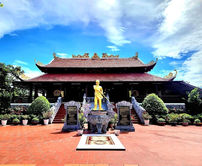 gallery-17-nguyen-trung-truc-temple