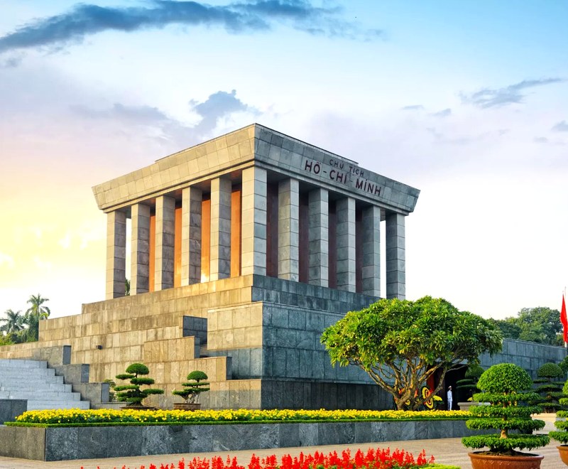 gallery-v2-20-ho-chi-minh-mausoleum